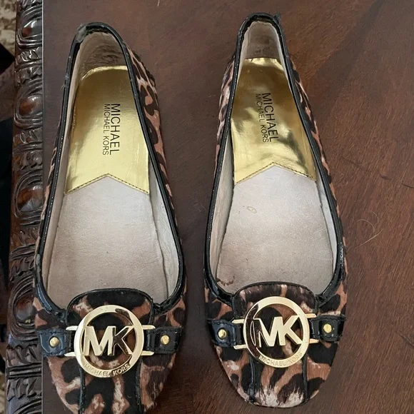 Michael Kors Animal Print Flats with Gold Logo - Picture 7 of 9